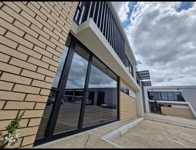 565M² WAREHOUSE TO LET IN STIKLAND INDUSTRIAL